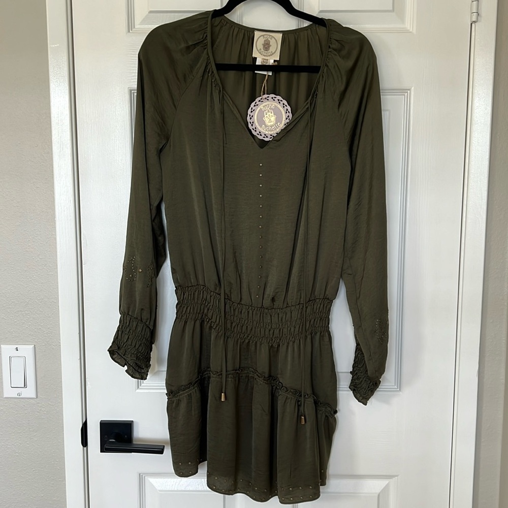 Elastic waste dress with long sleeves